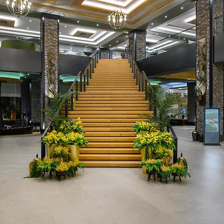 Elite World Grand Otel 5*
