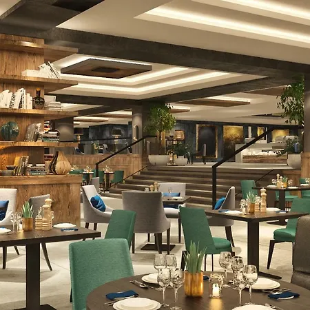 Elite World Grand Hotel 5*