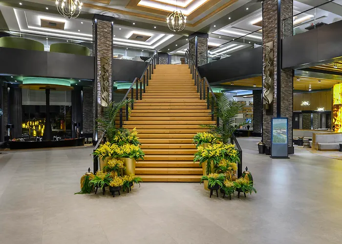 Elite World Grand Otel 5*