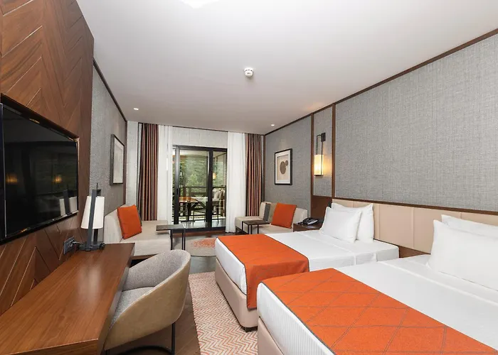 Elite World Grand Otel 5*